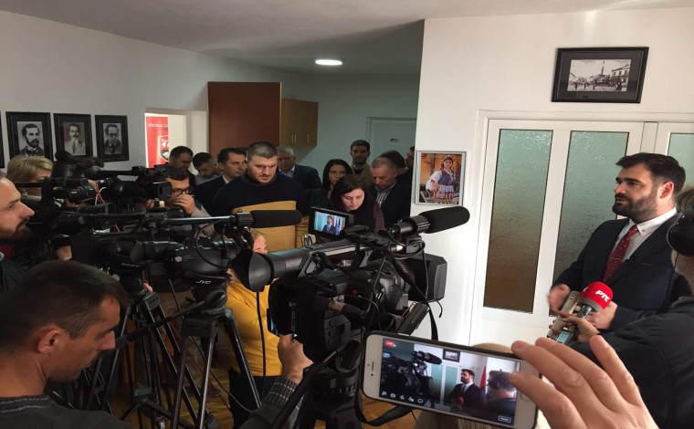 Kryetari i sapo zgjedhur i Këshillit Kombëtar Shqiptar, Mustafa e nisi punën me zhgënjime