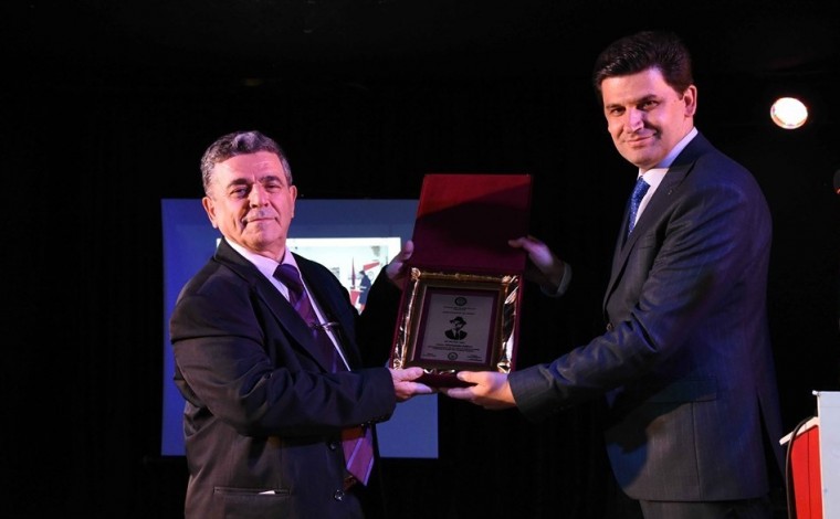 Xhemaledin Salihu nga Presheva nderohet me çmimin kombëtar ,,Ali Vishko" në Tetovë