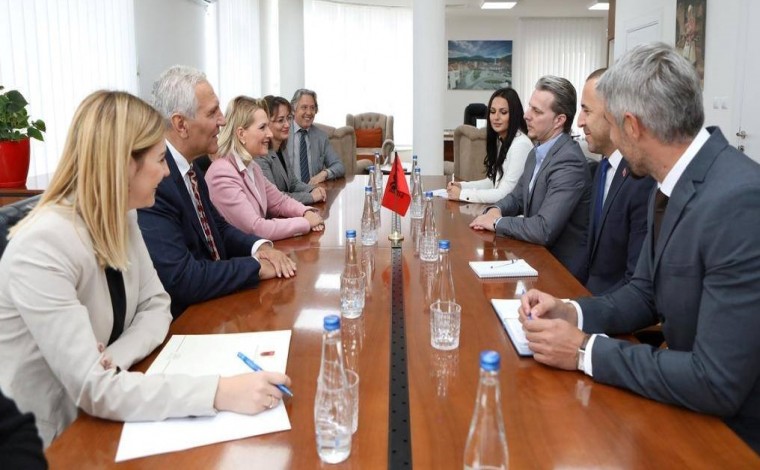 Mimi Kodheli nga Shqipëria nderohet me çmimin "Ambasadore e Preshevës"