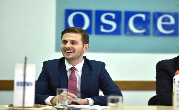 Ministri Cakaj uron për zgjedhjen e Arifit dhe organeve tjera komunale në Bujanoc