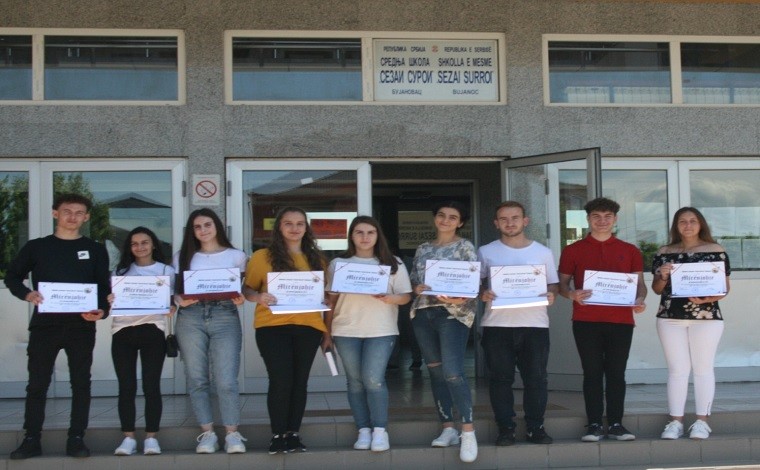 Shpërblehen nxënësit më të dalluar maturantë të gjeneratës 2019/2020 në “Sezai Surroi” në Bujanoc