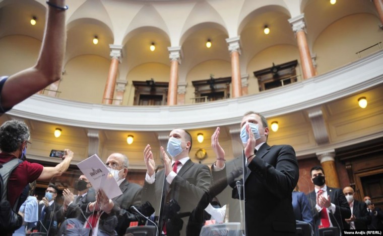 Konstituohet Kuvendi i Serbisë, opozita thotë se nuk ka paralement