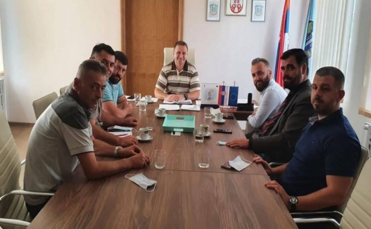 Mustafa takon kryetarin e Medvegjës, temë mbrojtja e identitetit shqiptarë