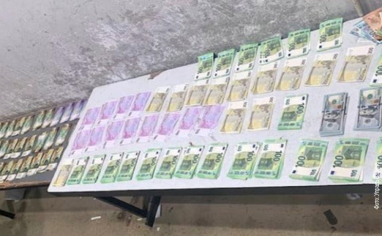 Dogana e Serbisë ia konfiskon një shqiptari nga presheva 95 mijë euro të padeklaruara