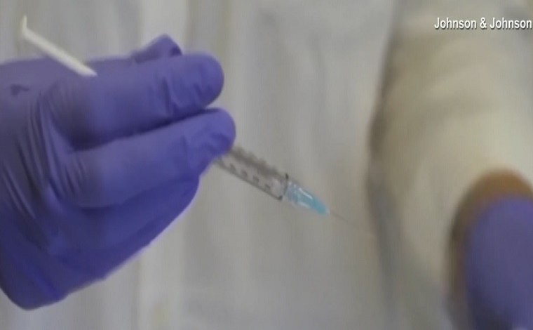 Mitet për vaksinën kundër COVID-it ushqejnë skepticizmin (video)