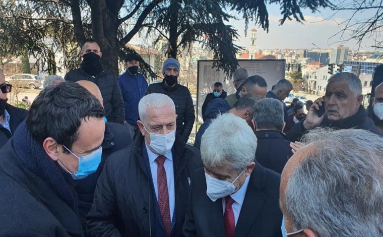 Kurti kujton demonstratat e ‘81-shit i pranishëm edhe Nagip Arifi