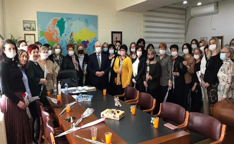 Kryetari i komunës së Bujanocit, nderon për "8 mars" gratë që punojnë në admnistratën komunale