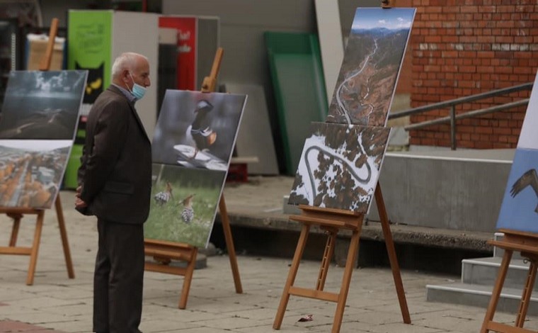 Prezantohet në Bujanoc ekspozita personale e fotografit nga Kamenica Arian Mavriqi (foto)