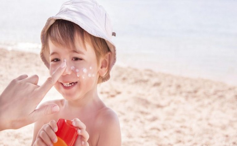 Sekretet që duhet të dini për përdorimin e kremit të plazhit
