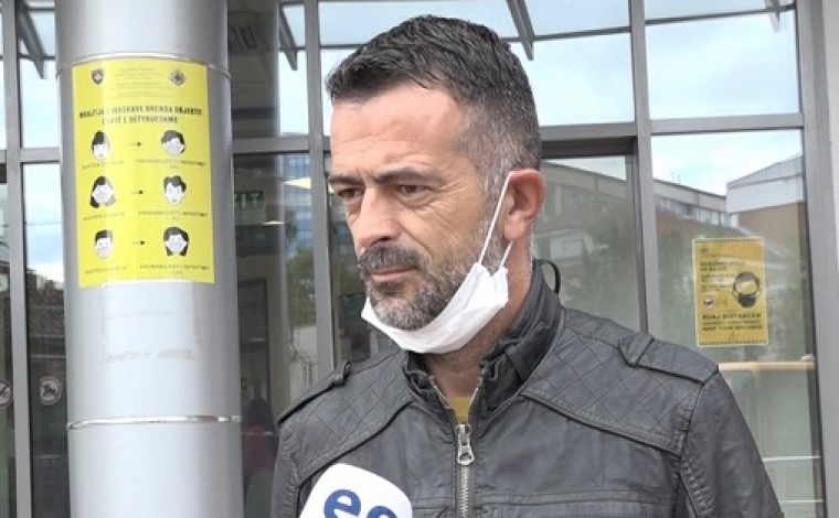 Qytetarët shqiptarë të Luginës furnizohen me targa të përkohshme në Prishtinë