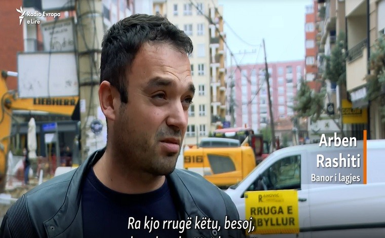 Arben Rashiti nga komuna e Bujanocit i zhgënjyer me punimet në një rrugë në Prishtinë (video)