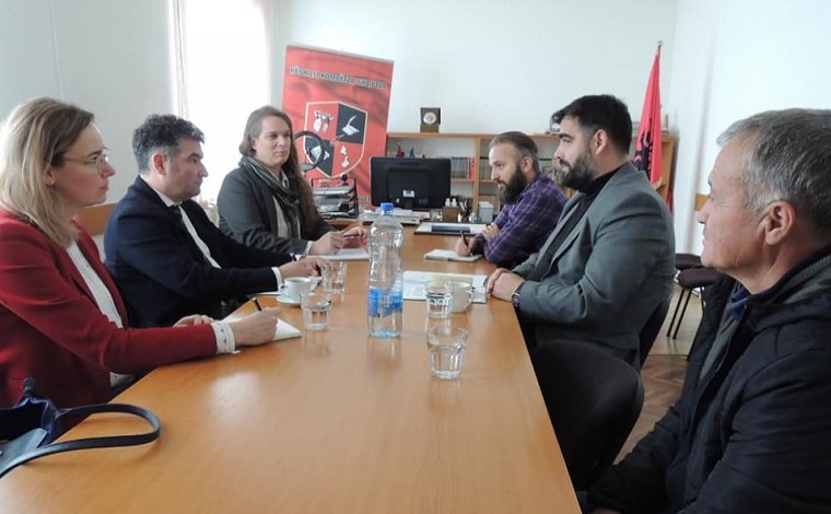 Zyrtarë nga ambasada e Britanisë dhe komisariatit për pakicat në Hagë, takohem me përfaqësues të KKSH-së