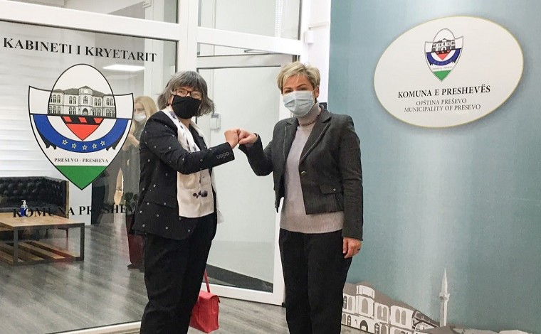 Ardita Sinani pret në takim ambasadoren e Britanisë së Madhe, MacLeod, temë diskutimi edhe mosintegrimi