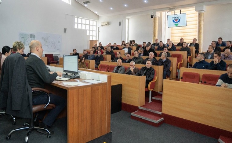 Transparencë në Preshevë: Debat publik me qytetarë për investimet dhe buxhetin e vitit 2022
