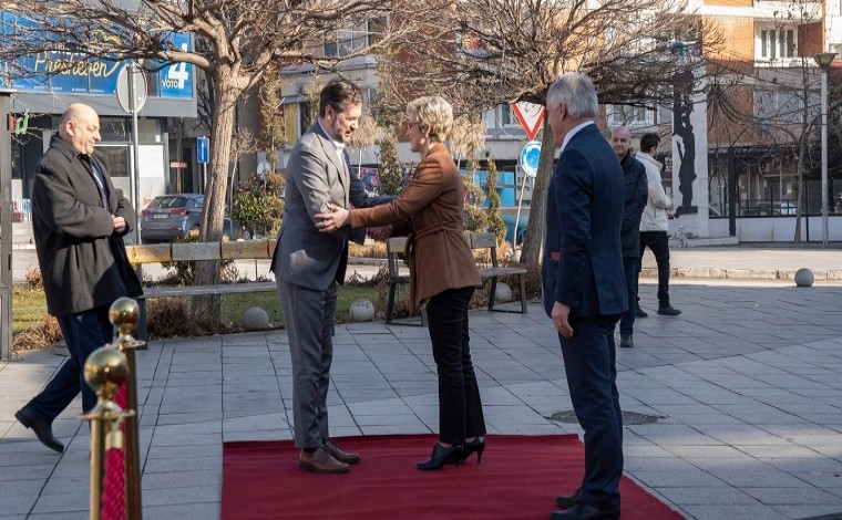 Ministri i Kulturës, Rinisë e Sportit së Kosovës, Hajrulla Çeku pritet me nderime në Preshevë (video)
