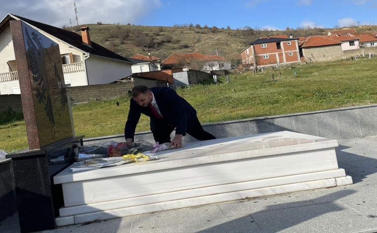 LPD  bënë homazhe tek varri ish-liderit Jonuz Musliu