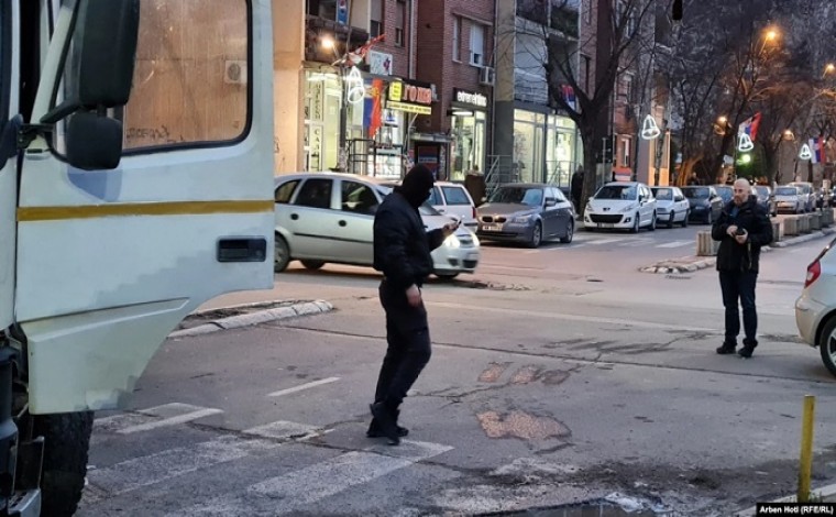 Largohen barrikadat në veri të Kosovës (video)