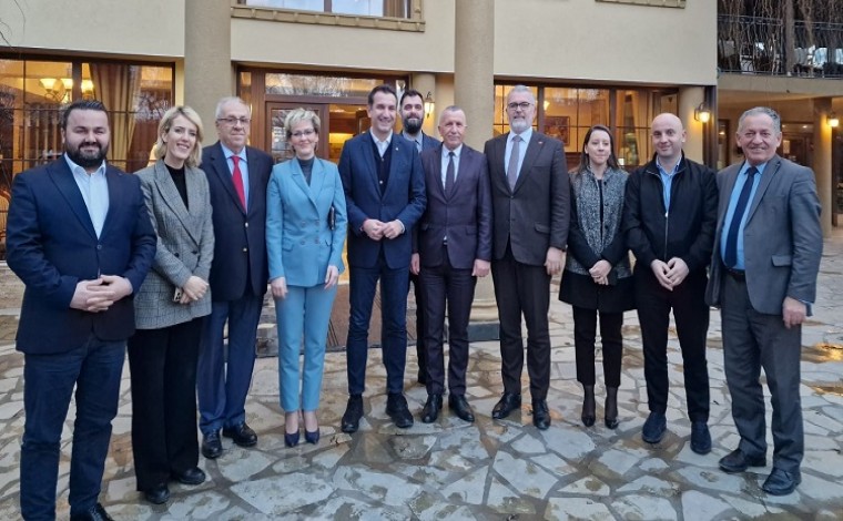 Veliaj takon në Bujanoc miqësisht Kamberin dhe strukturën e PVD-së (foto)