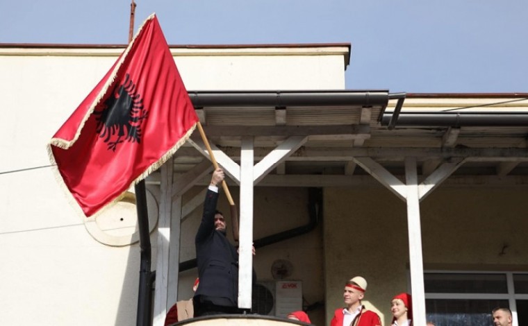 Gjykata në Serbi dënon Mustafin për ngritjen e flamurit shqiptar, më 28 nëntor 2021