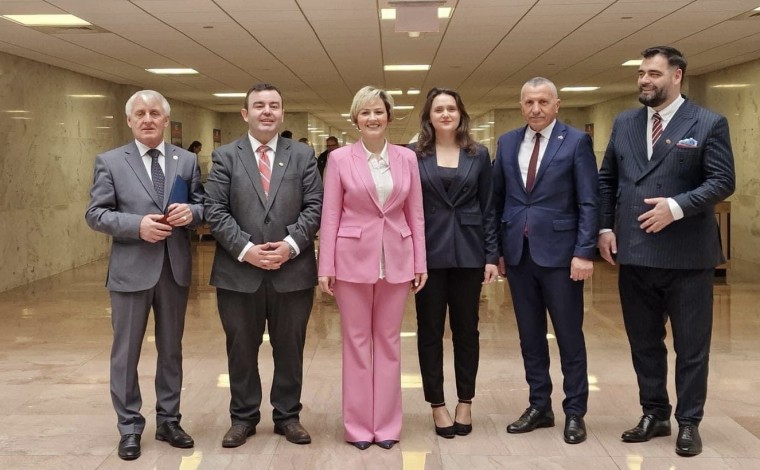Kamberi nga Washingtoni: Shpresojmë të kemi një tjetër perspektivë në Luginë