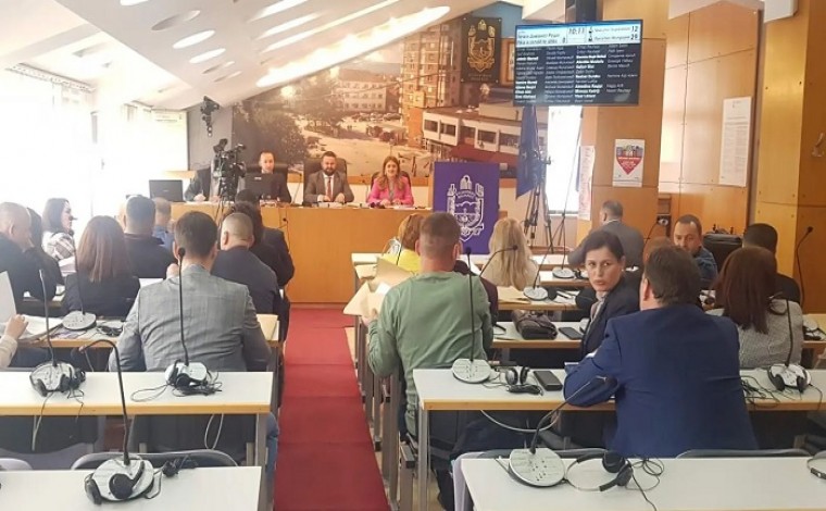 Kuvendi komunal i Bujanocit humbi shumicën shqiptare, serbët votojnë rishikimin e buxhetit