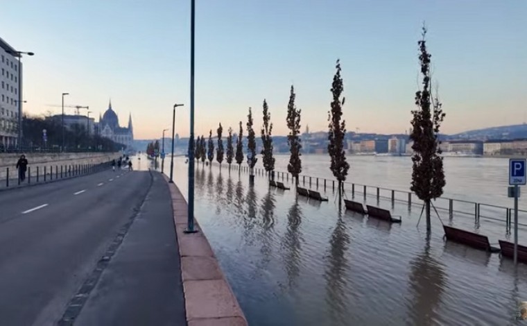 Lumi Danub del nga shtrati, përmbytet pjesërisht Budapesti (video)