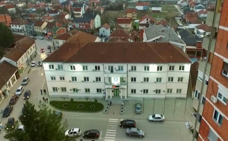 Komuna e Bujanocit publikon konkluzionin e qeverisë së Serbisë për renovimin e shkollës fillore "Sami Frashëri" në Lluçan