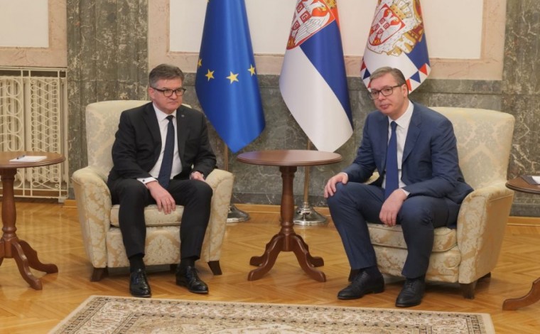Lajçaku thotë se me Vuçiqin diskutuan për hapat e ardhshëm që çojnë në normalizimin e marrëdhënieve Kosovë-Serbi