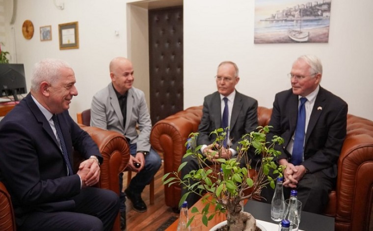 Arifi pas takimin me ambasadorët: Njohja e diplomave të Republikës së Kosovës shumë shpejt (foto)
