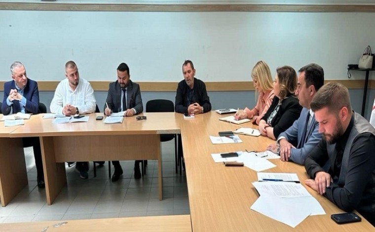 Takim i përbashkët: Diskutohet hapja dy paraleleve në gjuhën shqipe në çerdhen “Gëzimi ynë” në Bujanoc