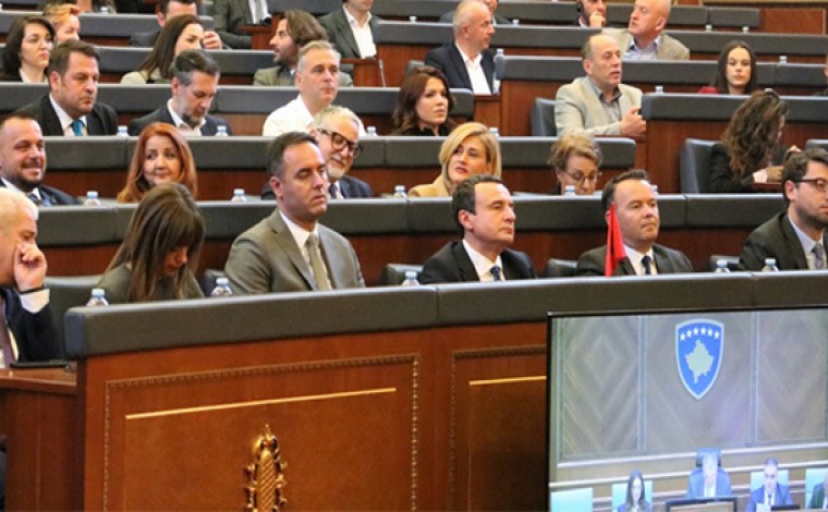 Shtyhet sërish seanca konstituive, Vetëvendosje kërkon marrëveshje politike