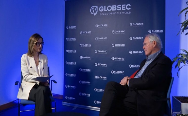 Hill: SHBA-ja nuk do të ndërhyjë më si dikur - Kosova dhe Serbia t’i zgjidhin vetë problemet (video)