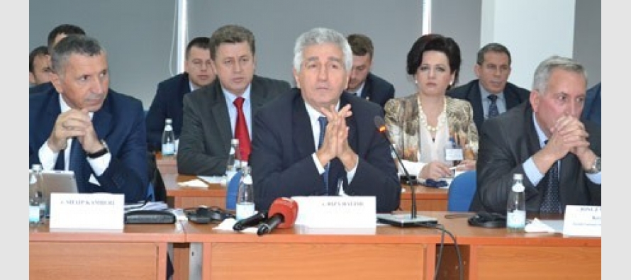 U mbajt tryeza "Nga shqiptarët ose serbët deri të shqiptarët dhe serbët" (Foto)