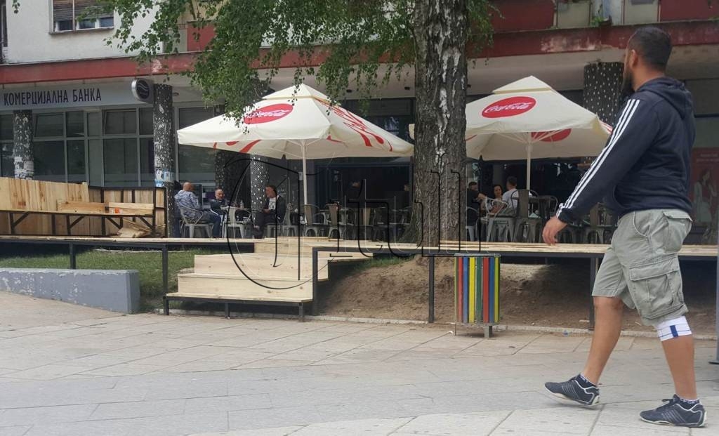 Zaptuesit e hapësirave publike po e sfidojnë qeverisjen lokale në Bujanoc