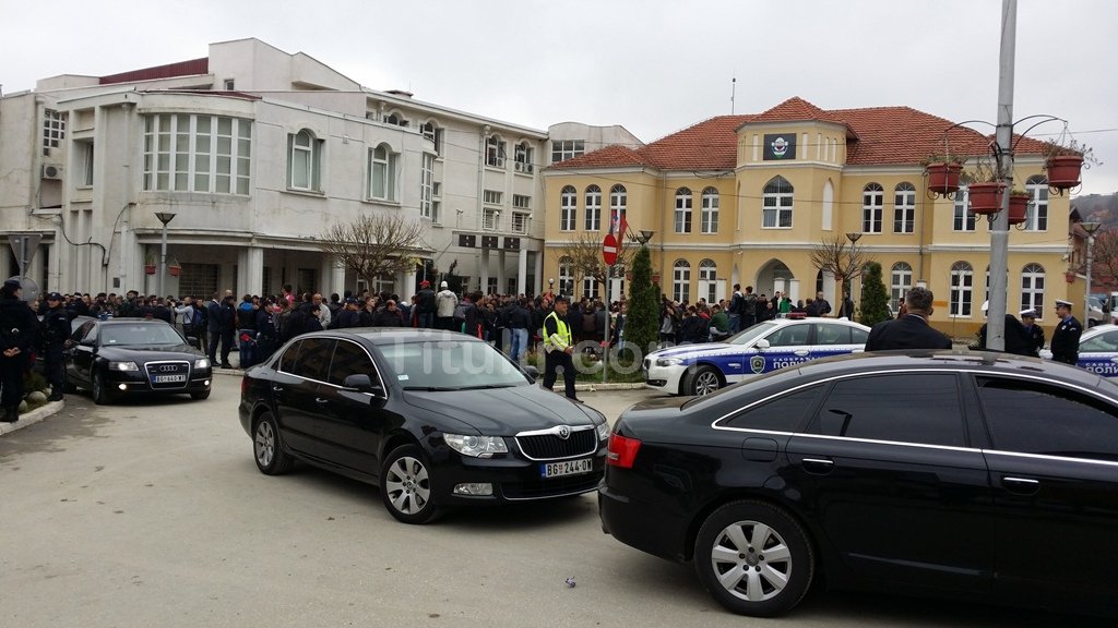 Mustafa e Musliu: Vuçiq tregoi se na urren "“ duam bashkim me Kosovën