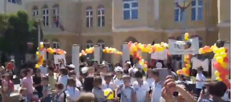 Fëmijët shënojnë ditën ndërkombëtare të tyre edhe në Preshevë (video)