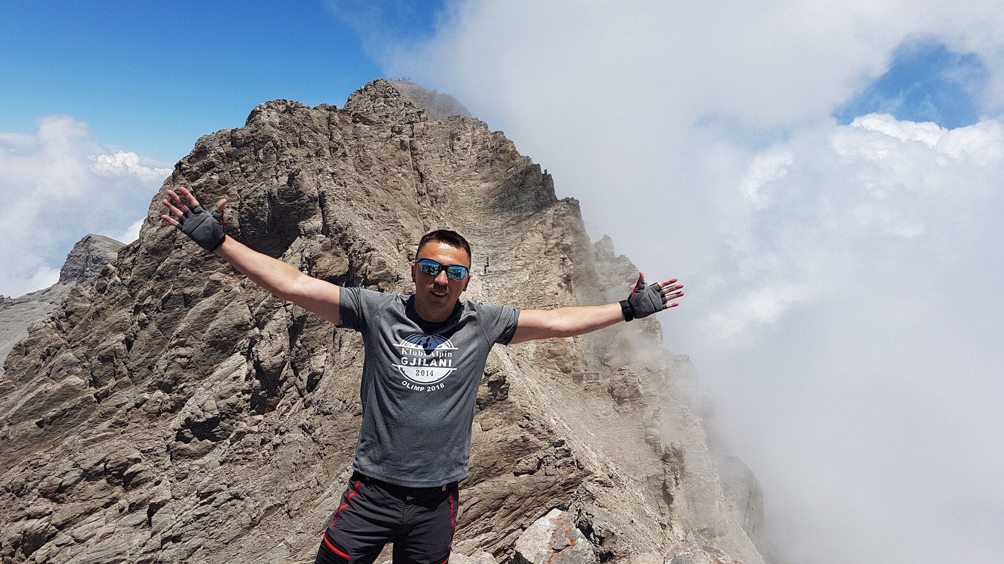 Alpinisti nga Bujanoci,  pushton majën e dytë  më të lartë në Ballkan (foto&video)