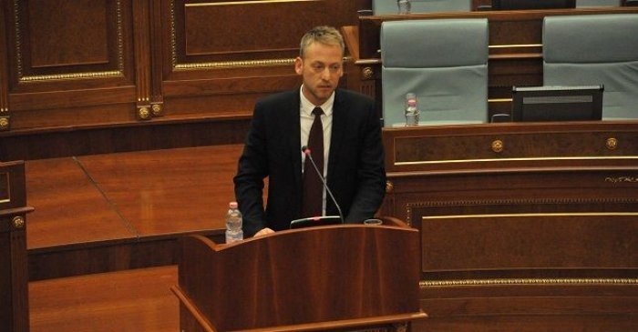 Ilir Deda i shkruan letër të hapur Presidentit Thaçi, po shpien vendin në tragjed