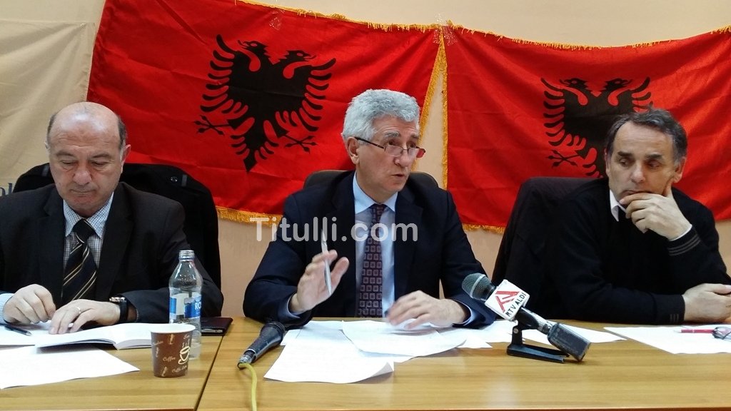 PVD dorëzon listën për zgjedhjet parlamentare (video)