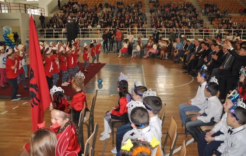 "Festa e Abetares" u shënua në Gjilan me pjesëmarrës edhe nga Shqipëria, Maqedonia dhe Lugina e Preshevës