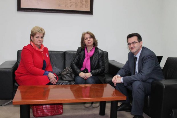 Ministri Agani i delë në ndihmë grave të Luginës