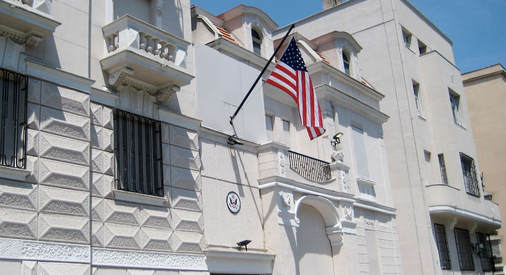 Liderët politikë e fetar të Luginës në Iftarin e ambasadës së Amerikës