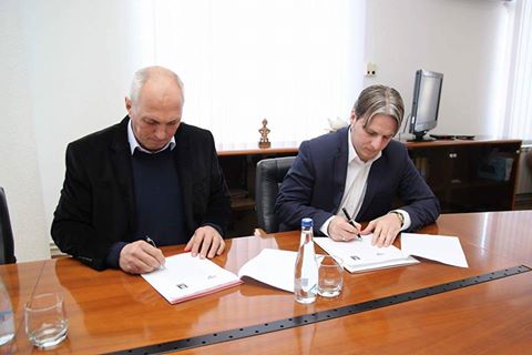 Solid nga Kosova pezullon fabrikën e këpucëve në Preshevë, kriza politike largon bizneset (video)