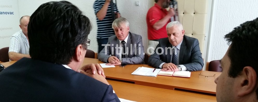 Kryetarët kërkojnë shlyerjen e borxhit, Elektrodistribucioni me polici në aksion (foto)