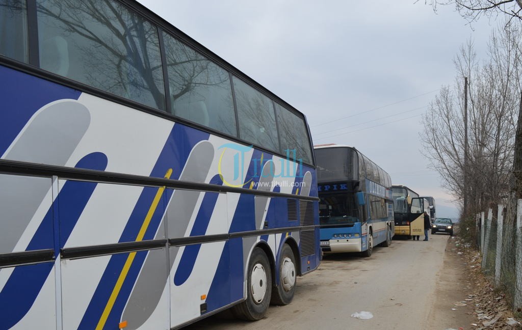 Više od 300 autobusa čekaju red da transportuju izbeglice