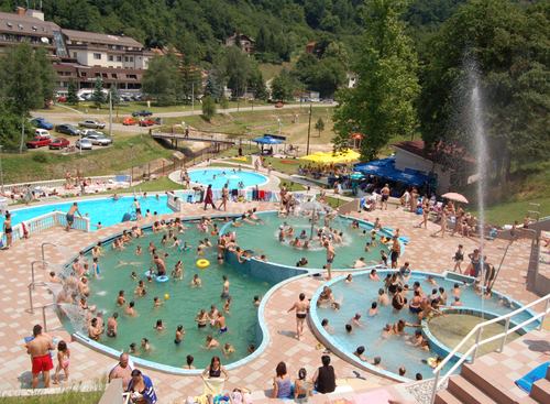 Festa e diasporës në Medvegjë foli, frymoi e këndoi shqip
