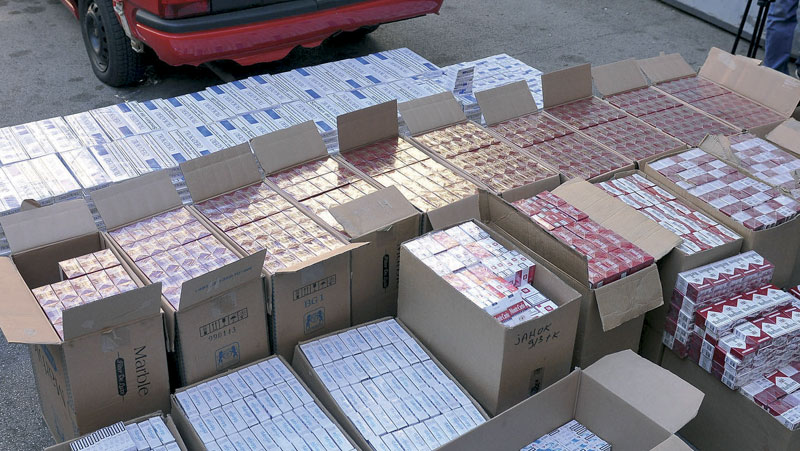Policia në Medvegjë konfiskon 686 kuti me cigare