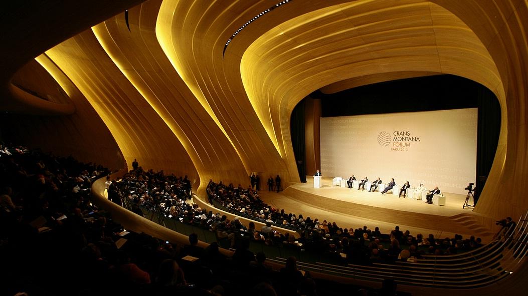 Jonuz Musliu në Forumin - Crans Montana