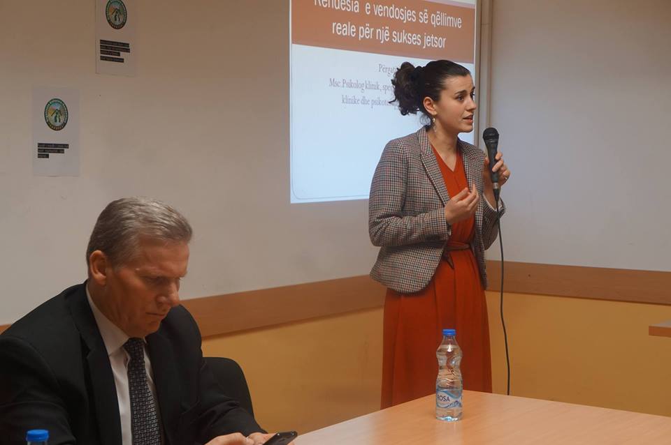 Zhvillohet tryezë për maturantët në Bujanoc
