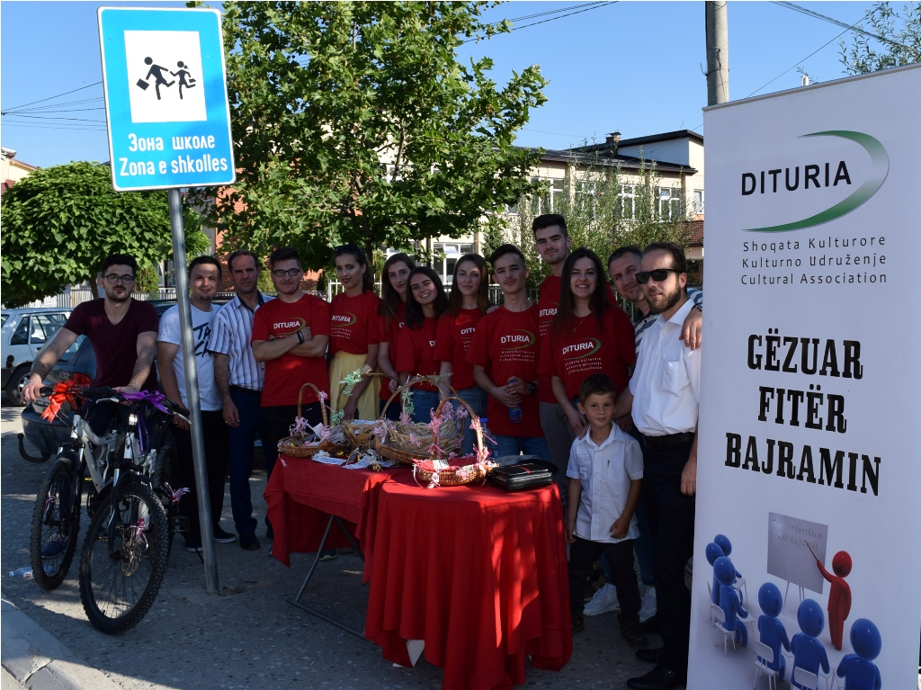 "DITURIA", shpërndau mbi 1500 dhurata për Bajram